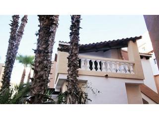 * LOVELY 2 BEDROOMED APARTMENT