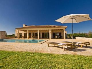 Fantastic country home in excellent..