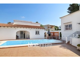 2 Villas on a large plot