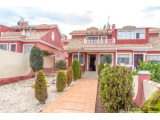 &nbsp; 3 Bedroomed Townhouse with Garage..