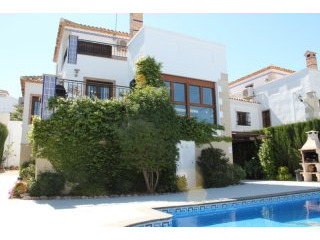 3 Bedrooms - Villa - Alicante - For Sale