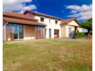 Superb town house in smart residential..