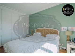 T4+1 Lisbon Apartment with Elevator for..