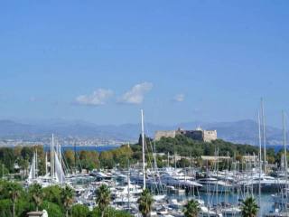 Vieil Antibes - 2 Rooms - 245 000€