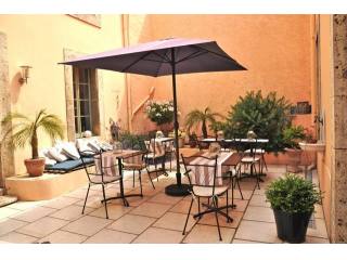 A Superb Up And Running B&b Lezignan..