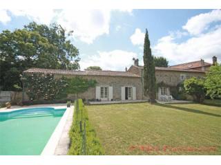 Brioux-sur-Boutonne (79) - For sale :..