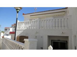 * BEACH APARTMENT ONLY 5 MINS WALK
