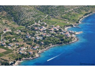 Poljoprivredno zemljište Zavala - 23400m2