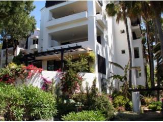 Apartment for sale in Elviria Playa..