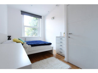 Single with double bed near West..