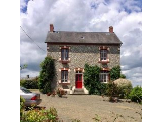 3 Bedroom Farm House For Sale