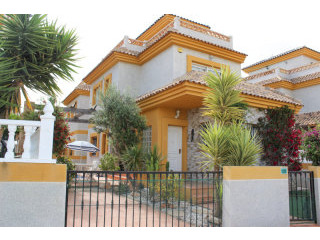 3 Bedrooms - Villa - Alicante - For Sale