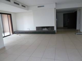 Apartment for sale - 3 Bed / 2.5 Bath -..