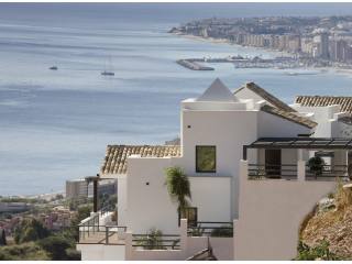 VILLA FOR SALE IN BENAL-MADENA
