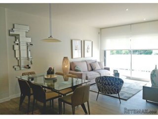 Wonderful triplex townhouse located in Villamartín..