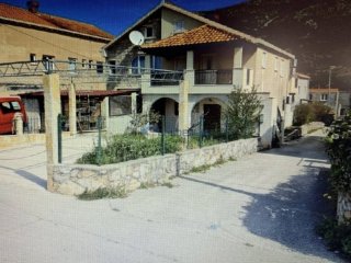 Cavtat, stan u kući, 56m2 + 21 m2 vrt