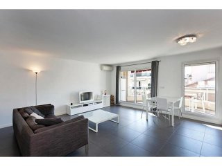 Sleek And Modern Two Bed In Centre Ville
