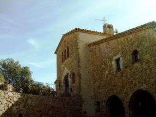4 Bedrooms - Villa - Girona - For Sale