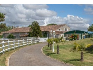 4 Bedroom Farmhouse With Stables..