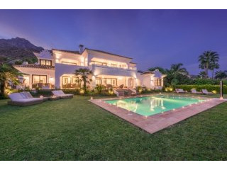 7 Bedrooms - House - Andalucia - For..
