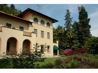 11 bedroom Villa For Sale: Arona, IT