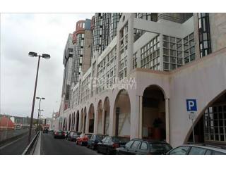 Charming 4 Bedroom Apartment - Bank..