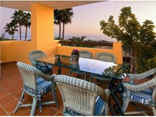 Townhouse for sale in Bahia de..