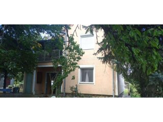 Kuca u vikend naselju Cortanovci