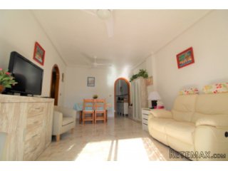 2 Bedroomed Apartment with 2 Community Pools walk to..