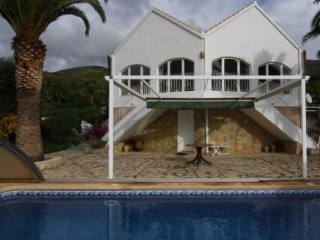 4 Bedrooms - Villa - Alicante - For Sale