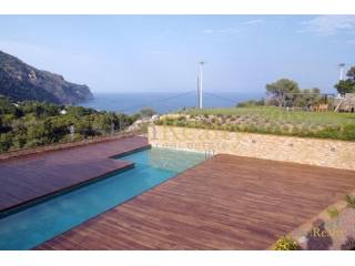 Top quality apartment surrounded by..