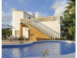 8 Bedroom 2 Bathroom Villa In La..