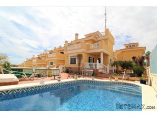 Spacious 3 Bed 2 Bath Detached Villa with Private Pool..