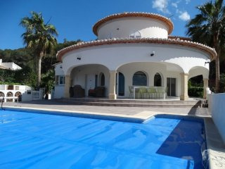 SEA VIEWS VILLA FOR SALE IN JAVEA