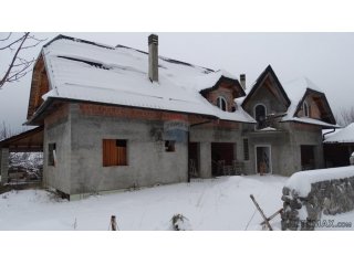 Nedovršena kuća sa 4 stana Mrkopalj