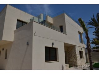 Exclusive and Direct &nbsp;5 Bed 5 Bath Detached Villa with..