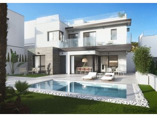 Stunning villa located in San Miguel de Salinas. The house..
