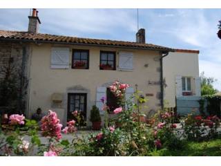 Great price for a pretty house with gite
