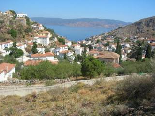 B334 - Land parcel of 1427 sq.m. in the..