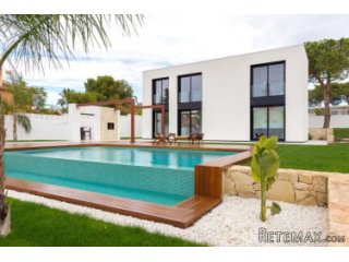 DetachedVilla Property Type: &nbsp;4 Bedrooms..
