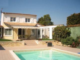 Superb House with Lovely Pool