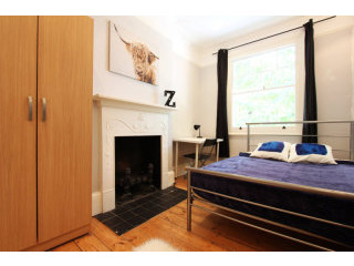 Single with double bed near Putney..