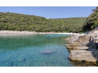 Istra, Kavran, negrađevinsko zemljište 1. red do mora