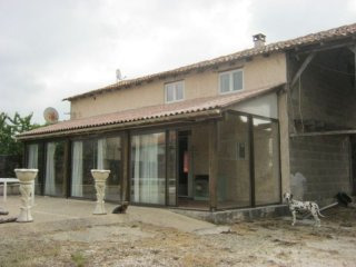 3 bedroom stone house near Villebois
