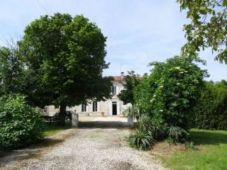 Wonderful Renovated Charentaise House..