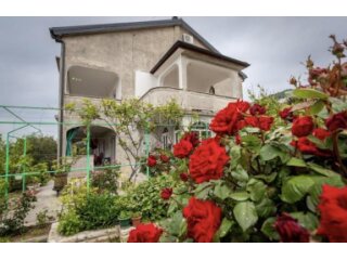 Apartmanska kuća