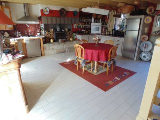 3 Bedrooms - Maison - For Sale