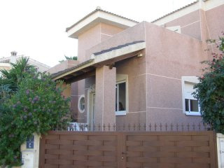 2 Bedrooms - Semi Detached - Alicante -..