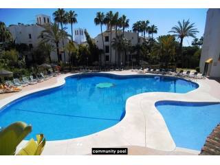 Apartment for sale in Elviria Playa..
