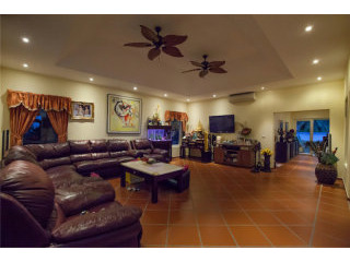 Luxury multi purpose 6 bedroom sea view..
